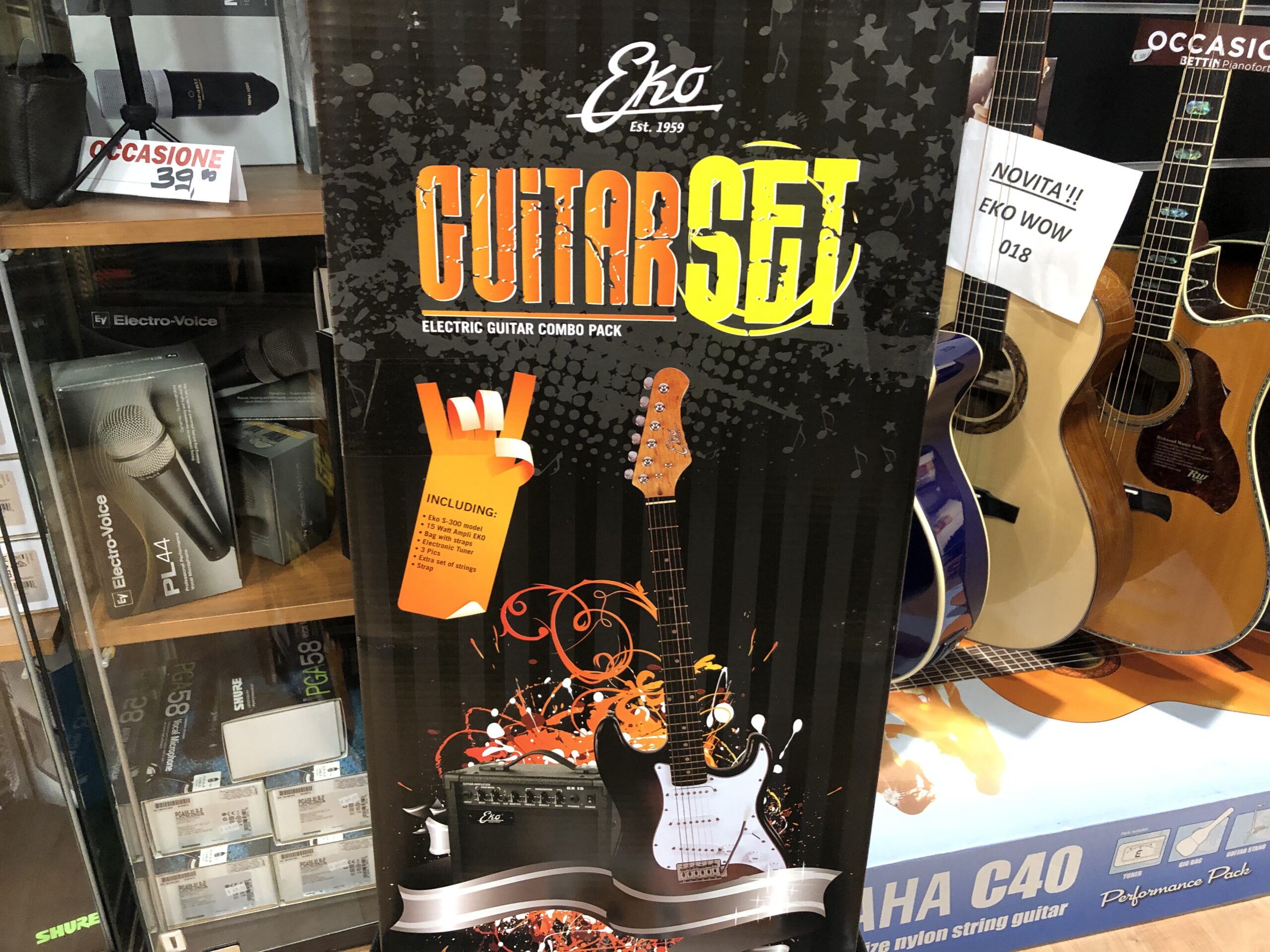 Eko Guitar Pack chitarra acustica kit per iniziare