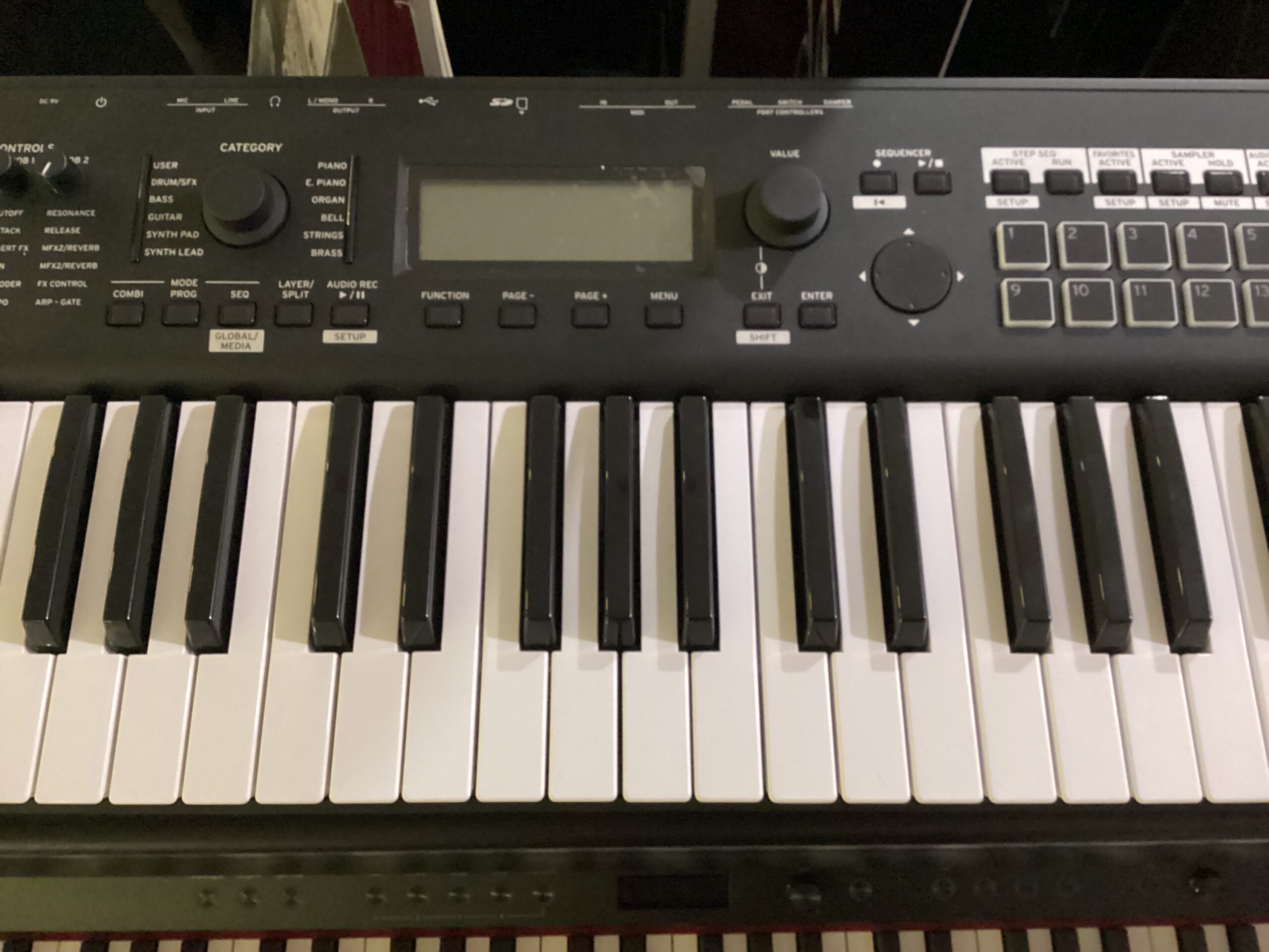 Korg Kross Tastiera Workstation Usata Occasione 61 Tasti