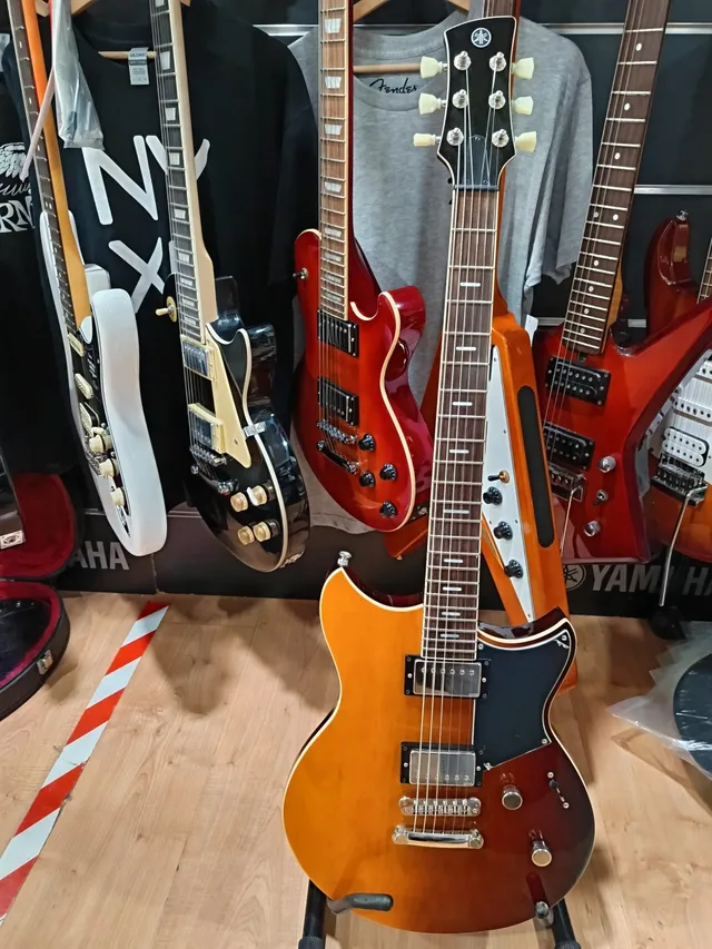 Yamaha Revstar RSS20 chitarra elettrica Sunset Burst usato