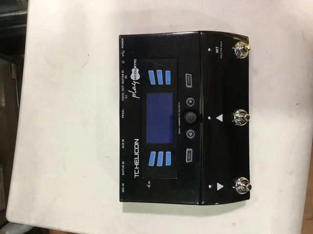 TC Helicon Play Acoustic processore voce usato