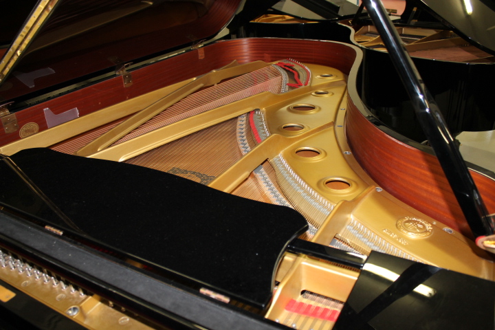 Yamaha C7 pianoforte a coda 227 cm