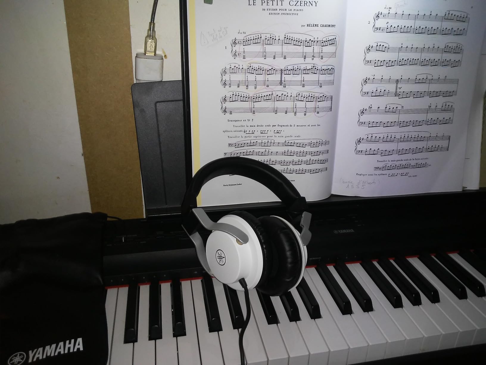 Yamaha HPH-MT7 cuffie studio over ear bianco monitor