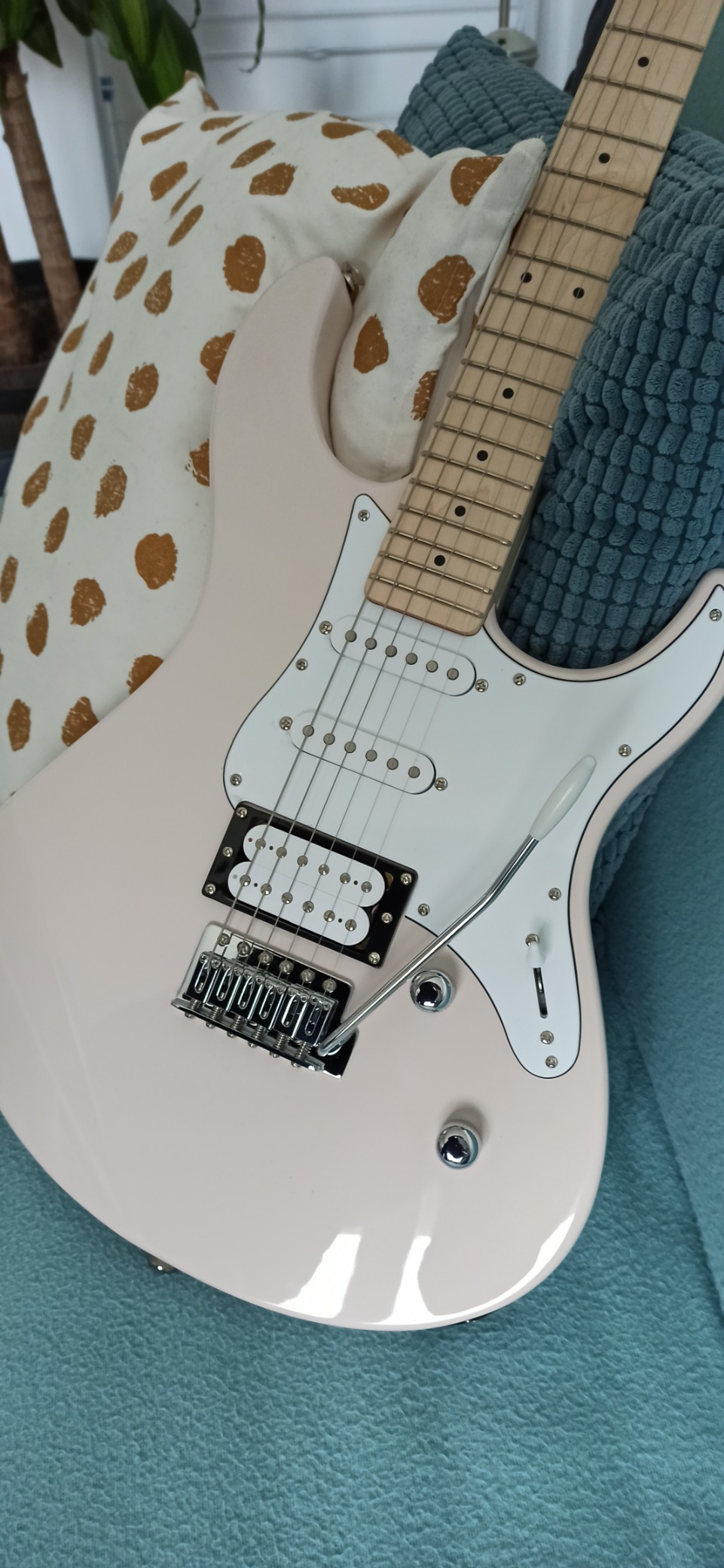 Yamaha Pacifica 112VM Chitarra Elettrica Rosa Sonic HSS