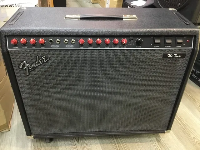 Fender Twin Red Knob amplificatore 100W 2x12 occasione