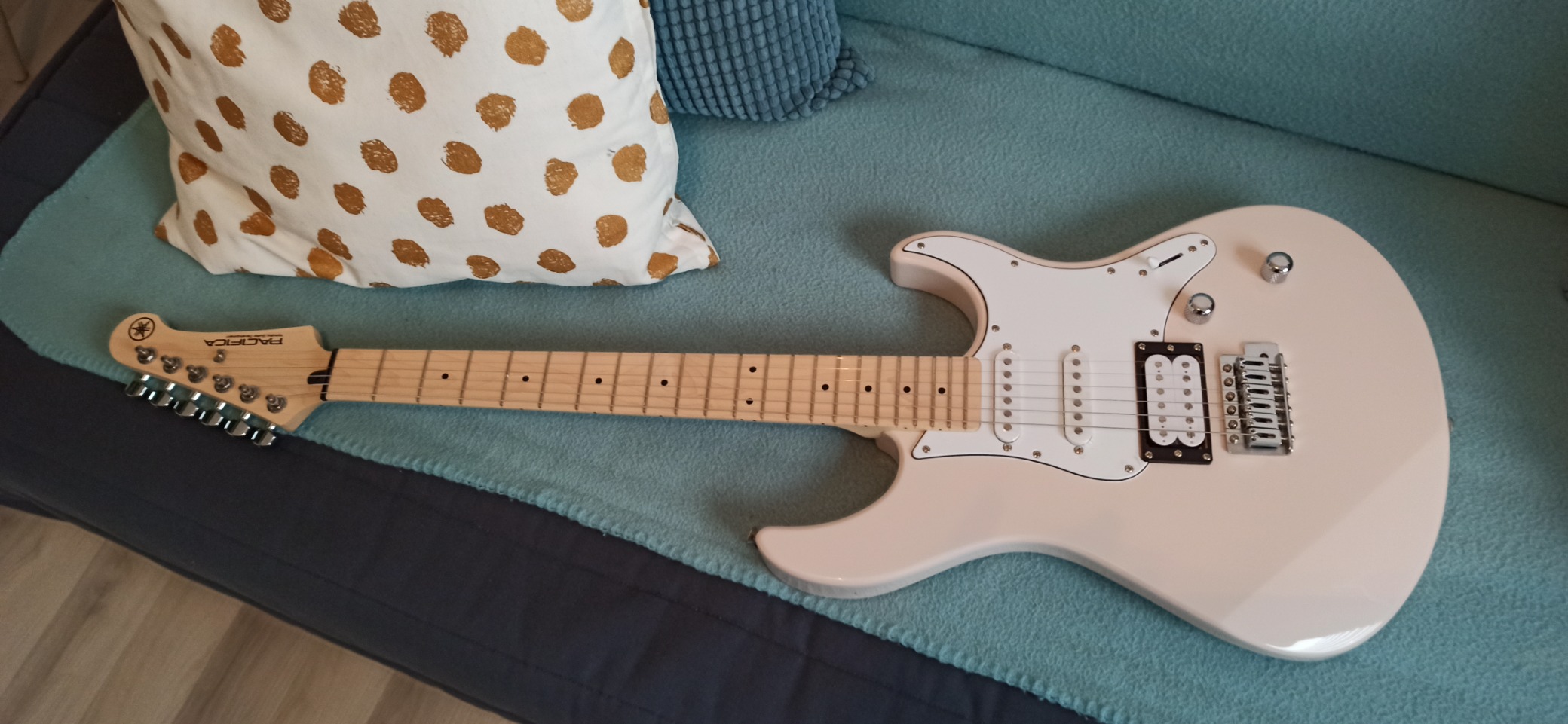 Yamaha Pacifica 112VM Chitarra Elettrica Rosa Sonic HSS