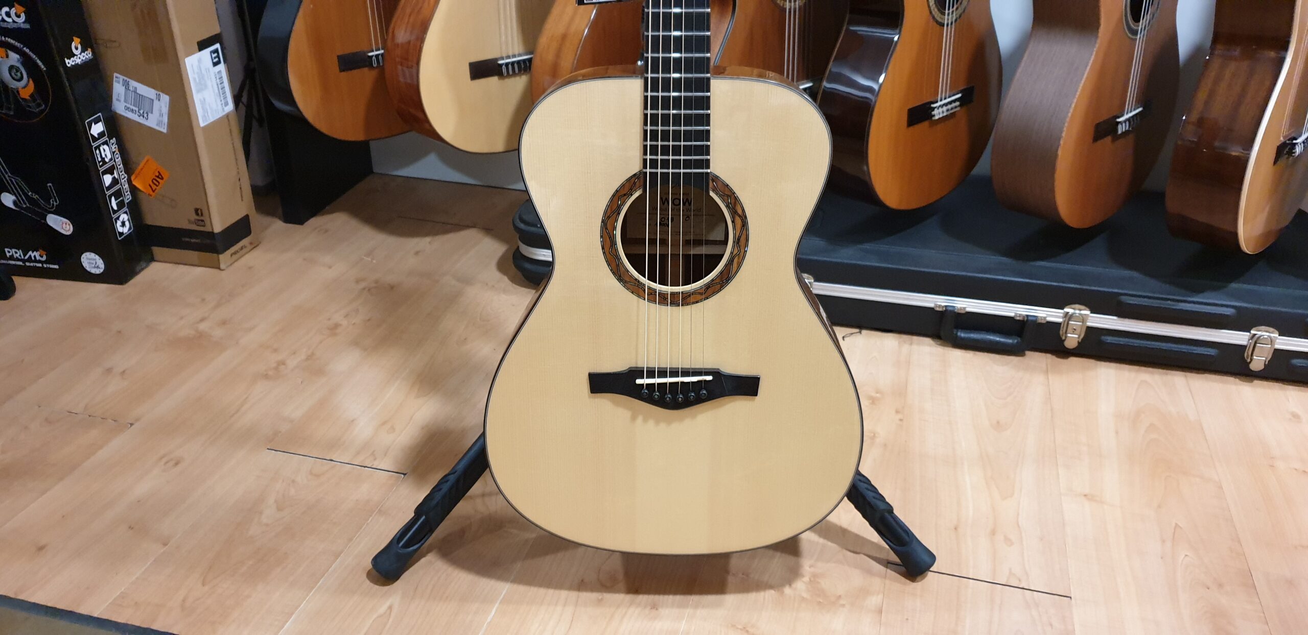 Eko WOW A800E SK chitarra acustica elettrificata koa