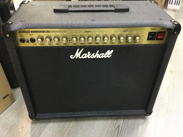Marshall JCM600 1x12 amplificatore valvolare 60W usato
