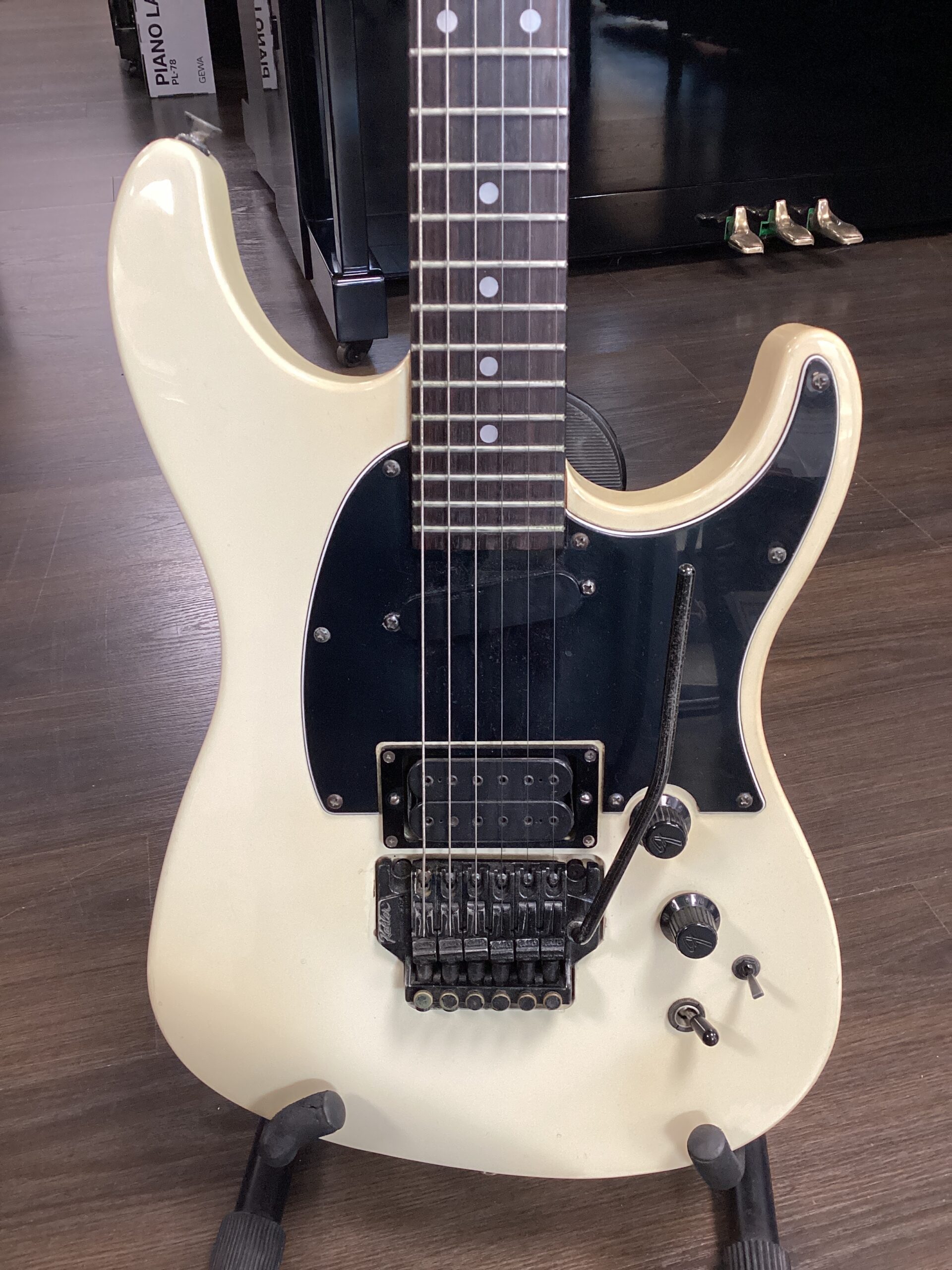 Fender Strat HM chitarra elettrica vintage 1986