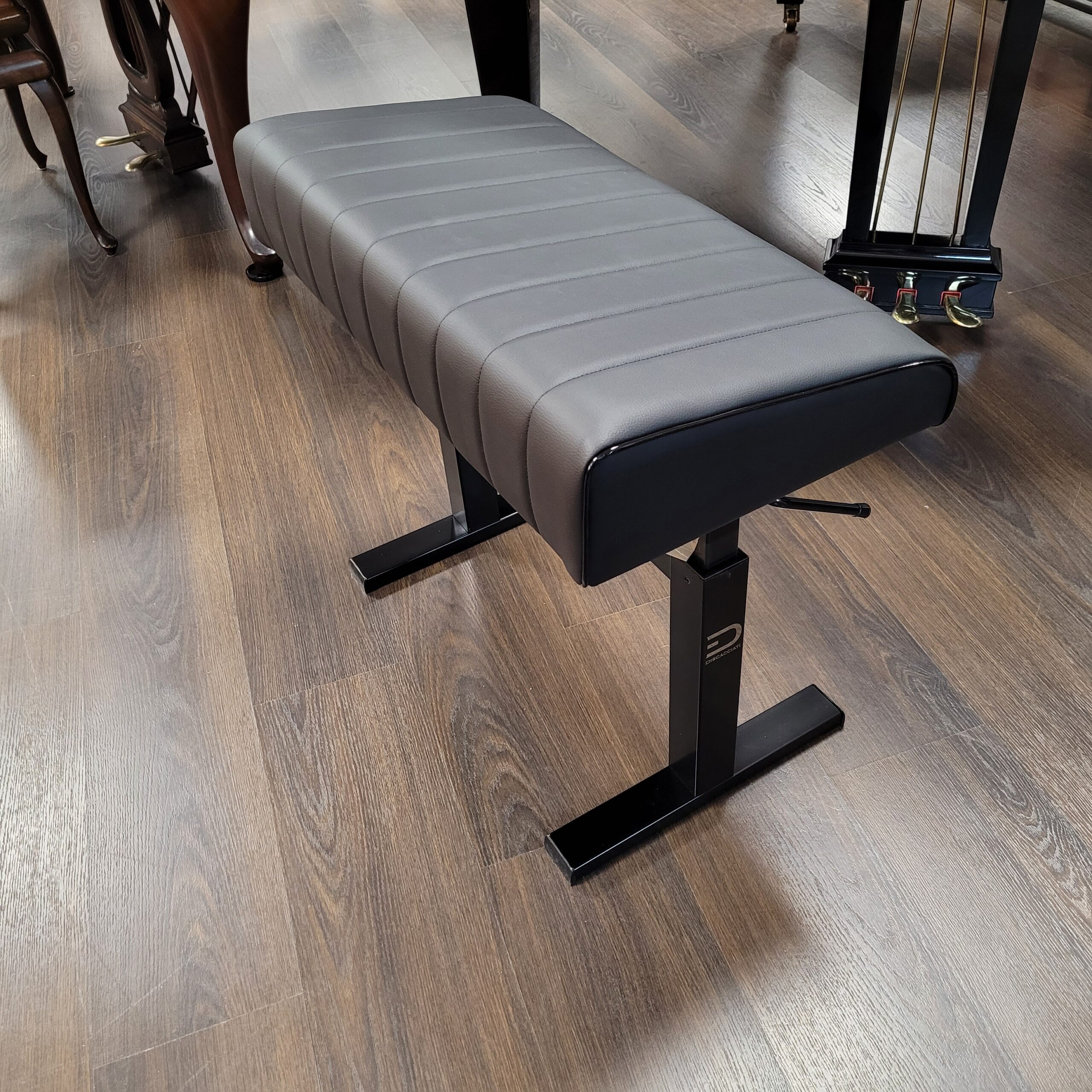 Discacciati 810ERGO panchetta pianoforte idraulica nera