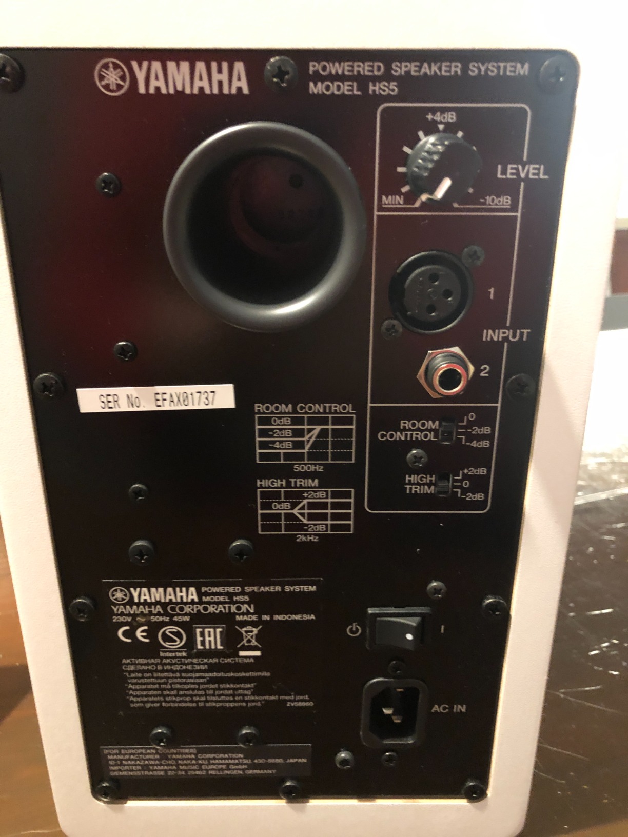 Yamaha HS5 monitor studio amplificato bianco 5" singolo
