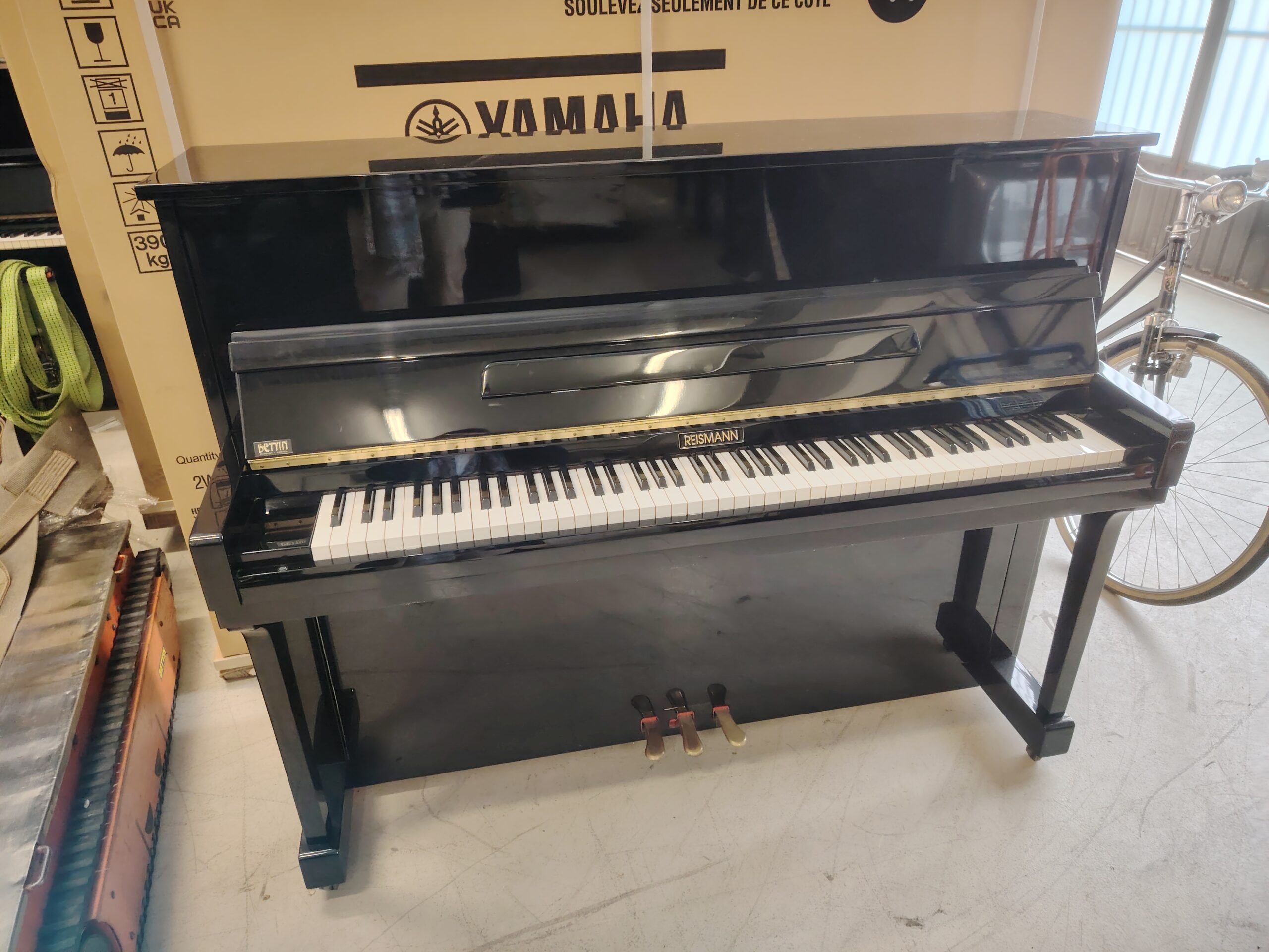 Reismann Studio 113 pianoforte verticale acustico studio
