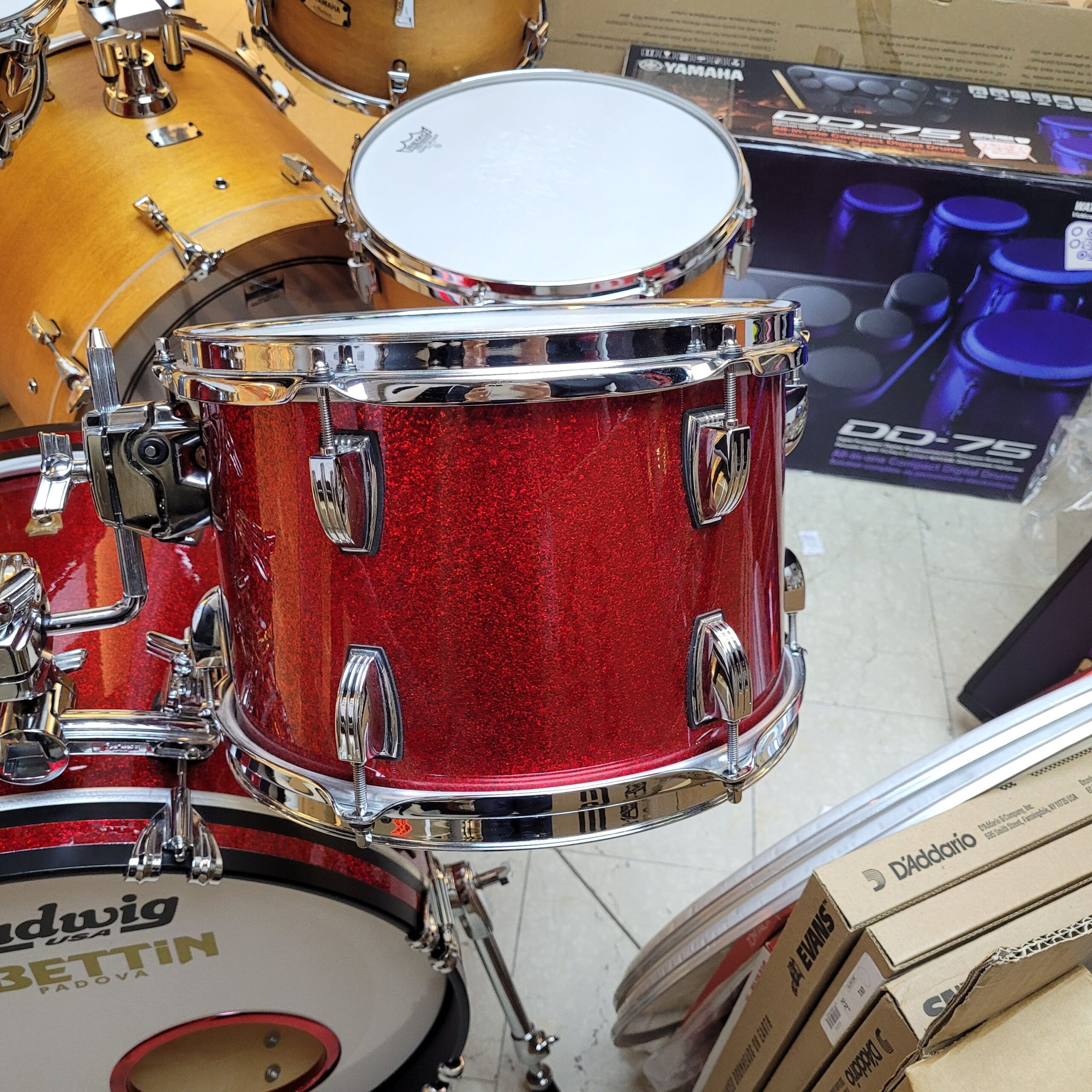 Ludwig Classic Maple batteria Downbeat 20 Red Sparkle