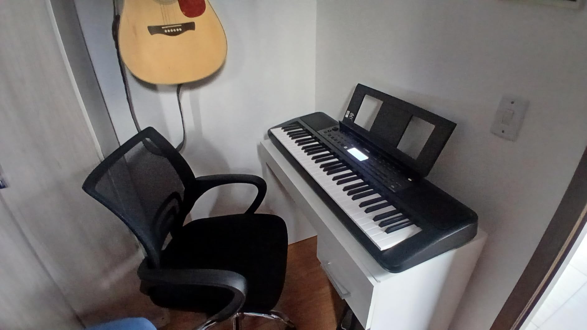 Yamaha PSR-E383 Tastiera 61 Tasti Touch 650 Voices