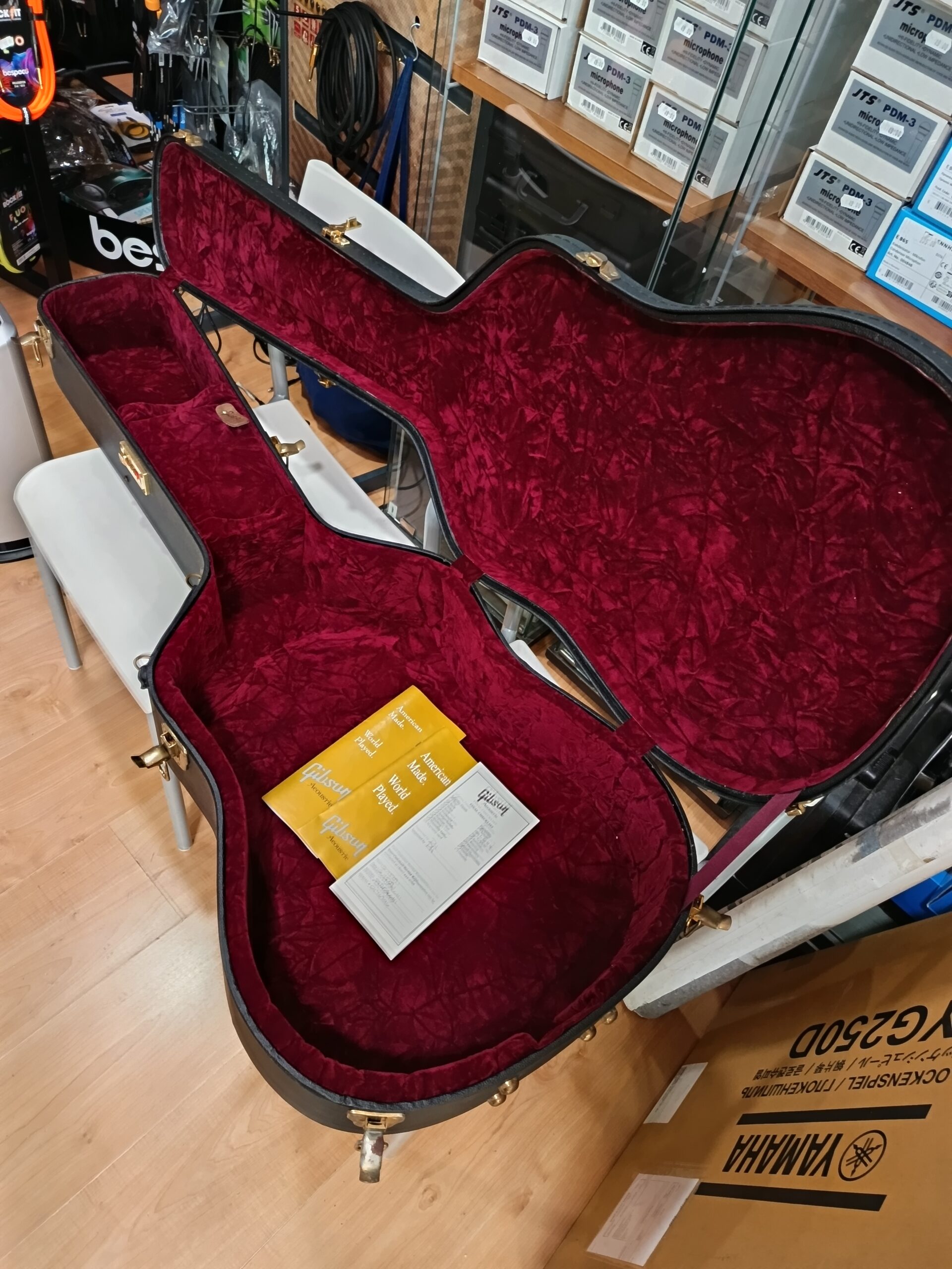 Gibson Doves in Flight chitarra acustica Antique Natural usata