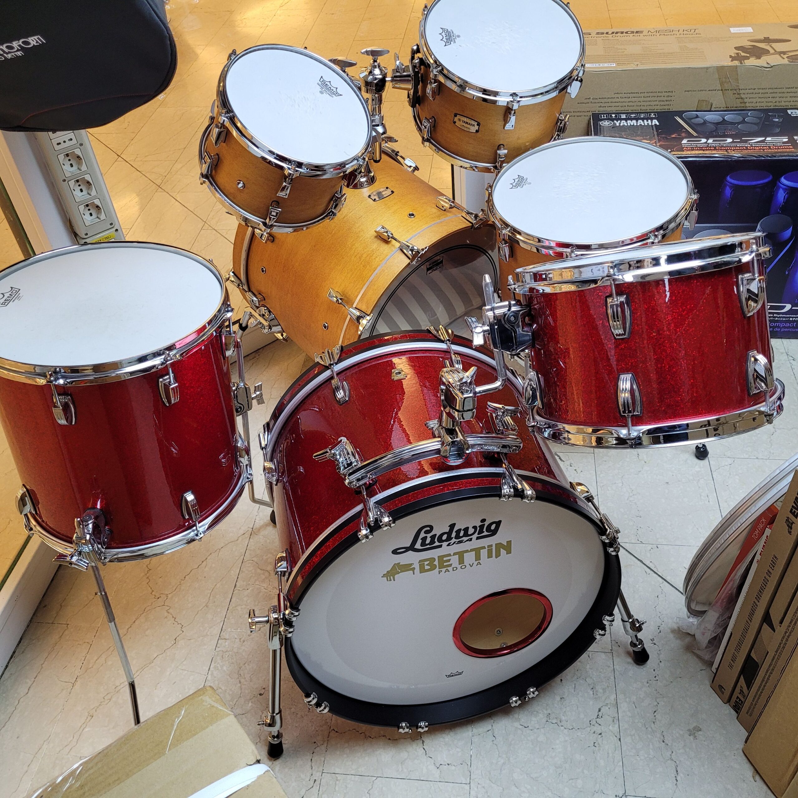 Ludwig Classic Maple batteria Downbeat 20 Red Sparkle