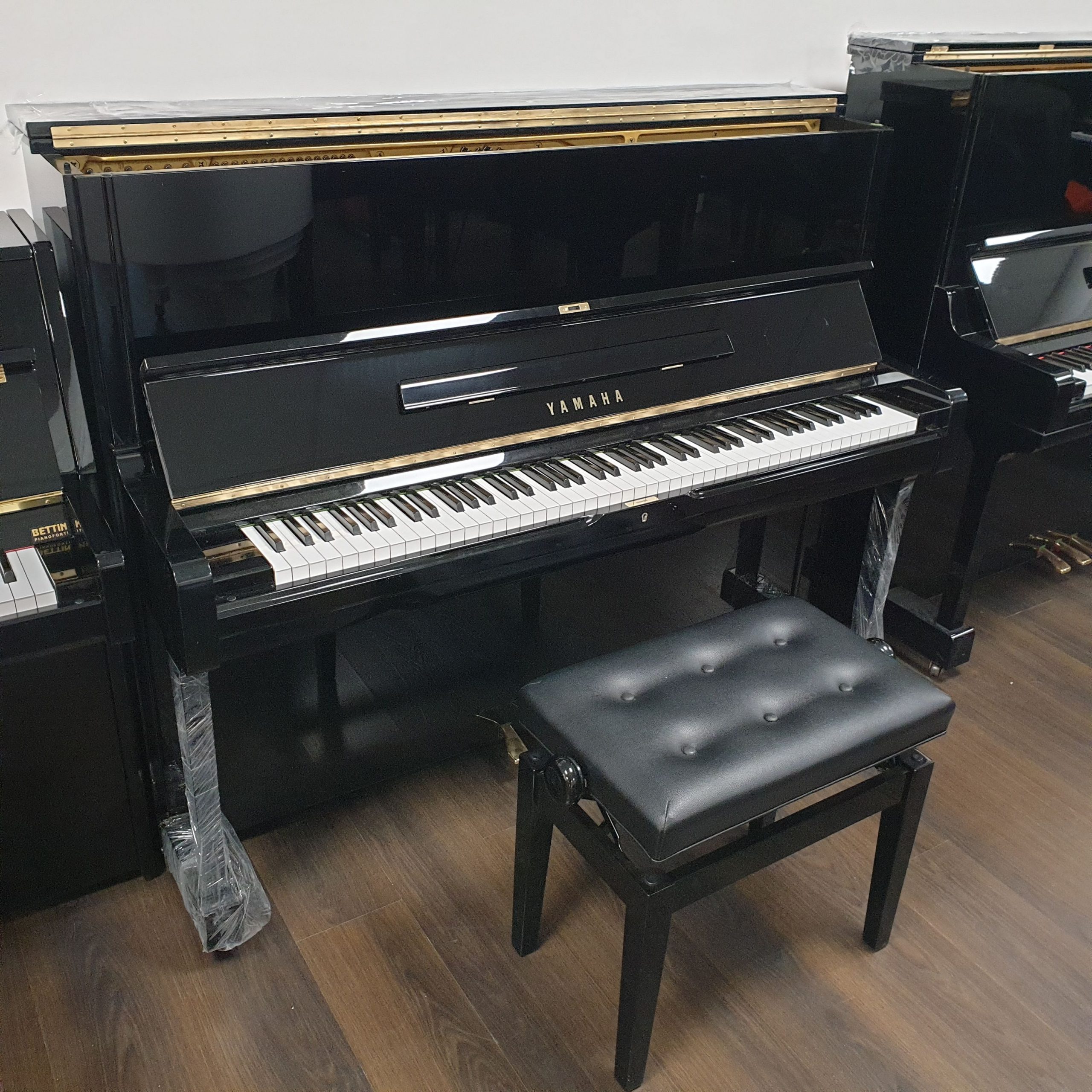 Yamaha U1G pianoforte verticale acustico da studio