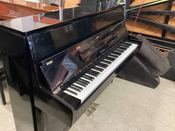 Kawai CE-8 Pianoforte Verticale Usato Compatto
