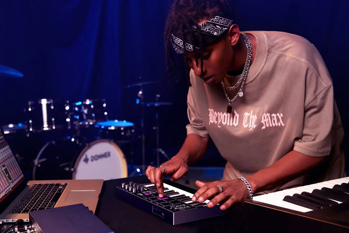 Terence MIDI 25 Tastiera Controller 25 Tasti con Pad RGB