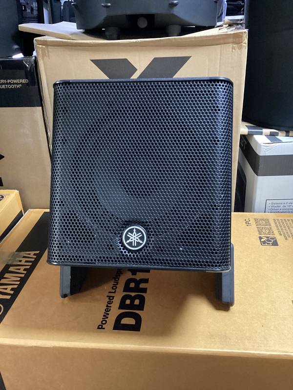 Yamaha Stagepas 200 BTR Cassa Amplificata a Batteria 5 Canali
