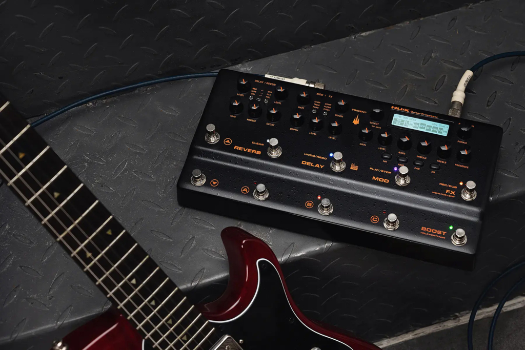 NUX Trident NME-5 pedaliera modeler chitarra con IR