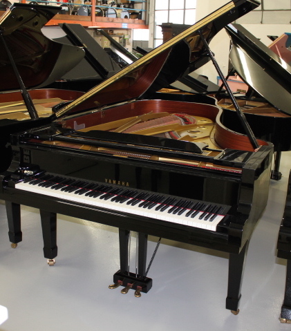 Yamaha C7 pianoforte a coda 227 cm