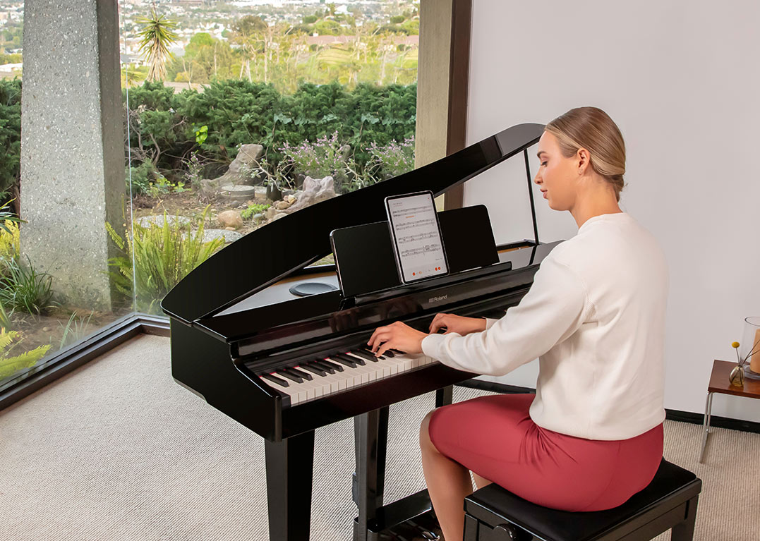 Roland GP-3 pianoforte a coda digitale nero lucido compatto