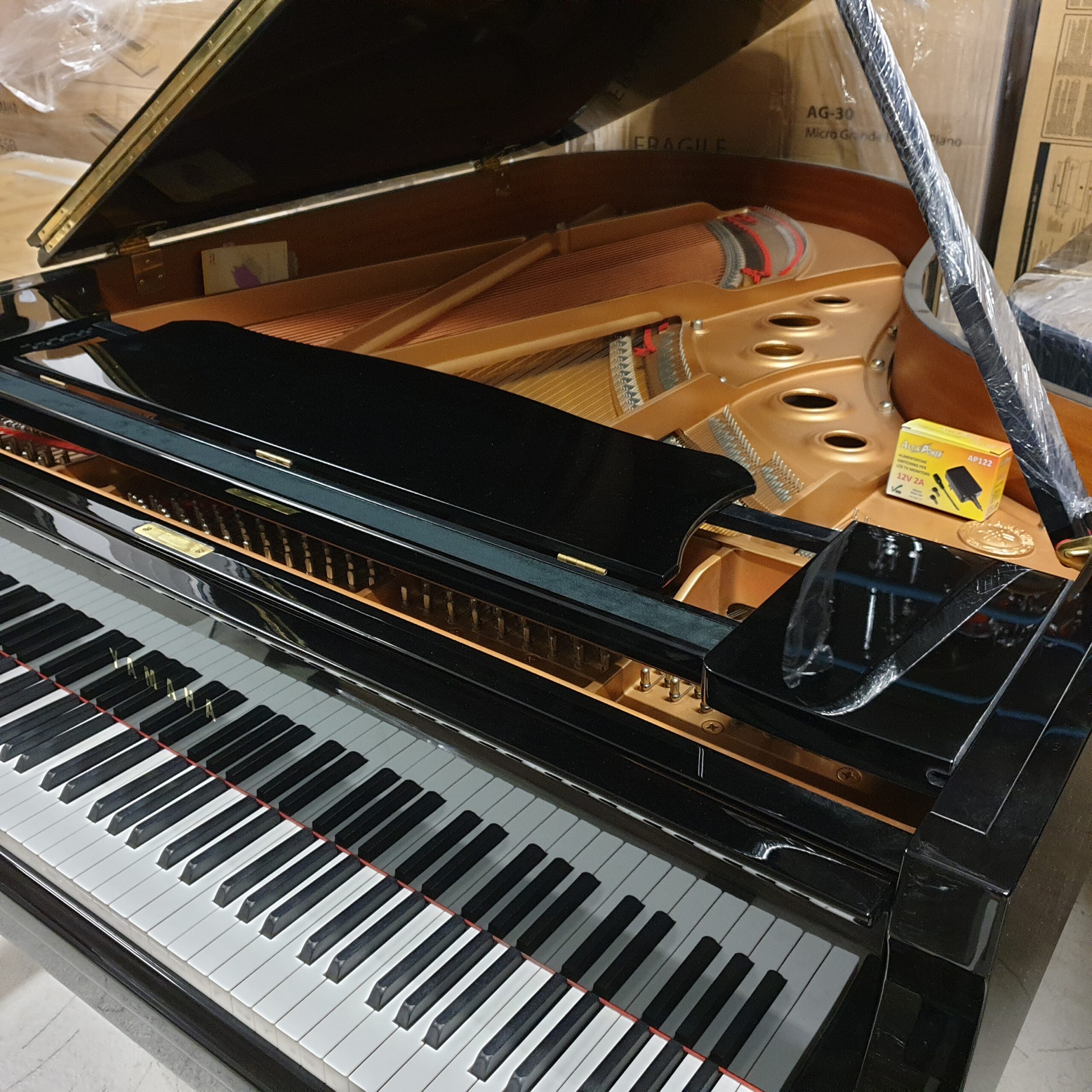 Yamaha C5 Silent Pianoforte a Coda Nero da Concerto