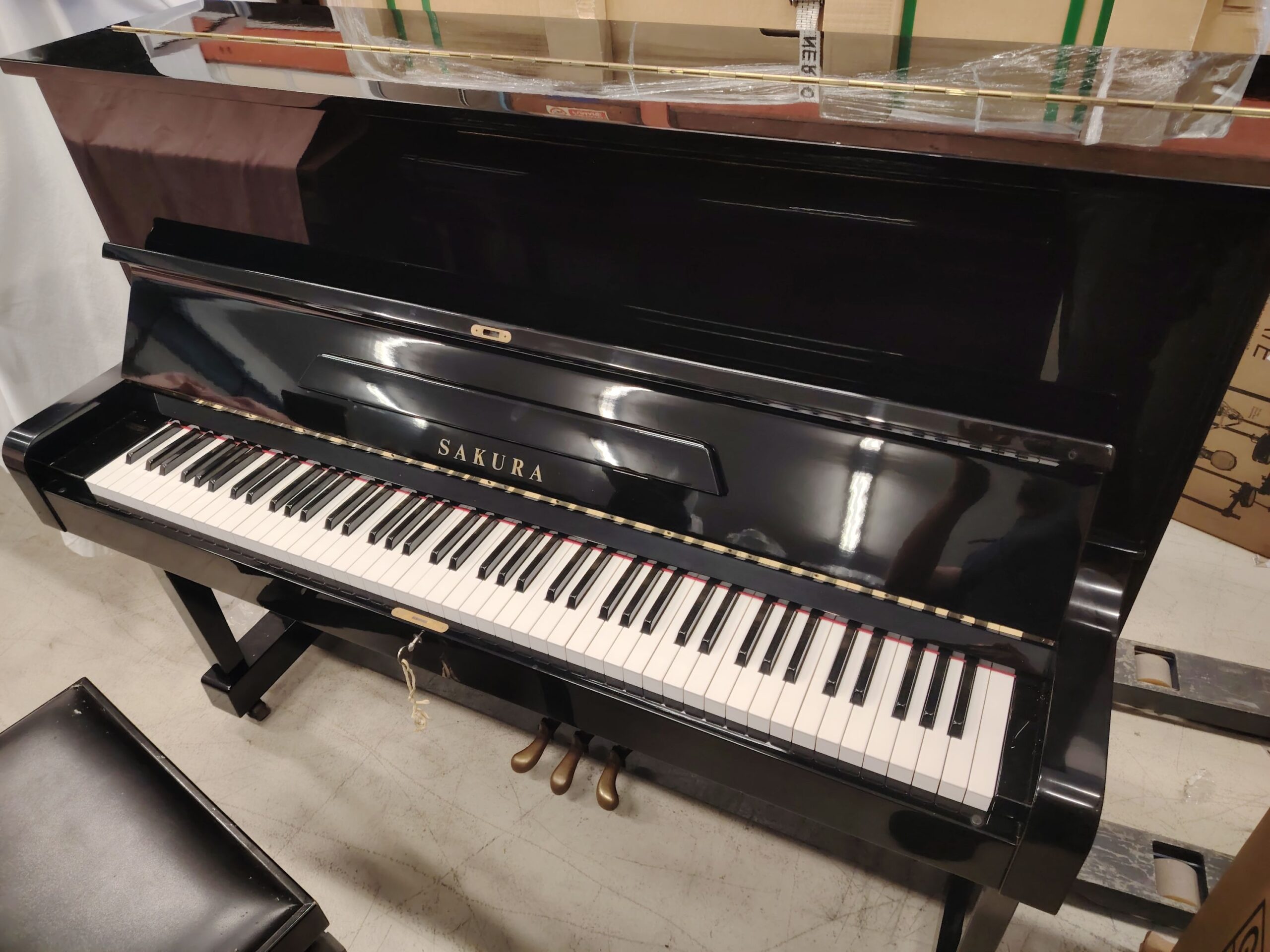 Sakura SR5 pianoforte verticale 88 tasti da studio