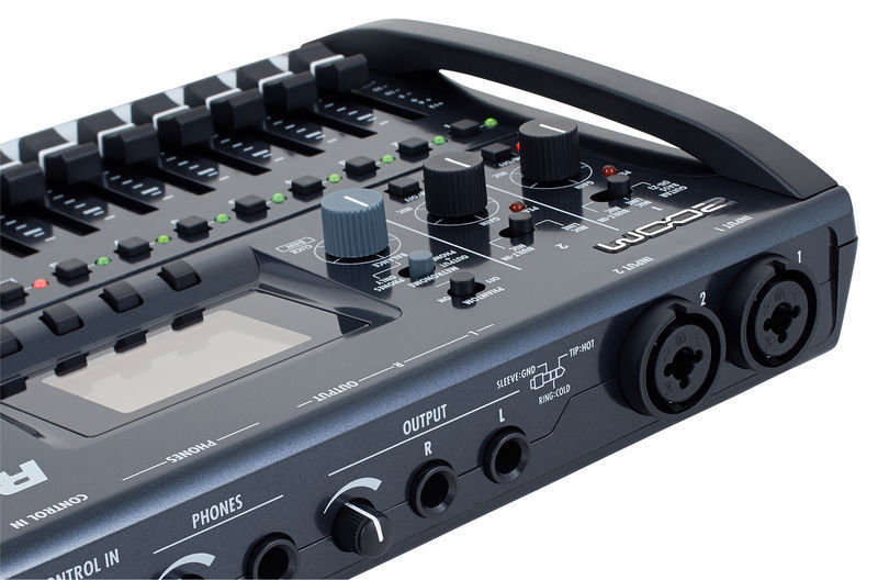 Zoom R8 registratore multitraccia 8 tracce interfaccia