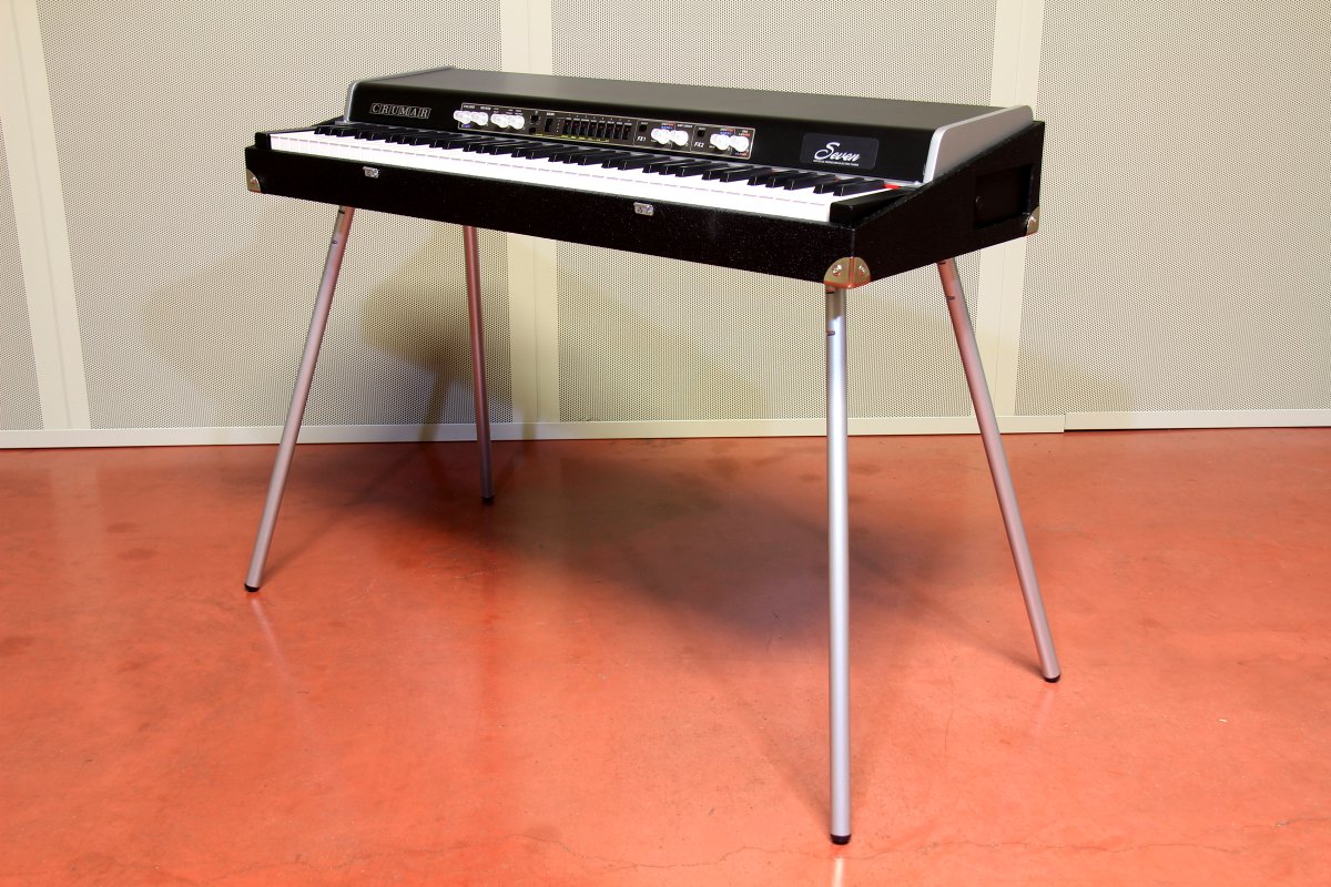 Crumar Seven Piano elettrico vintage in legno portatile