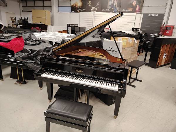 Schimmel 174T Pianoforte a Coda Nero 174cm Usato