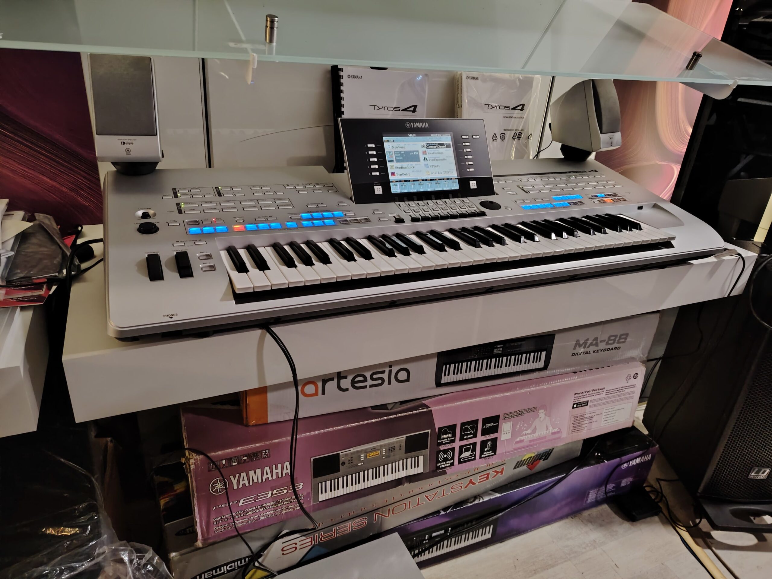 Yamaha Tyros 3 Tastiera Arranger con Amplificazione