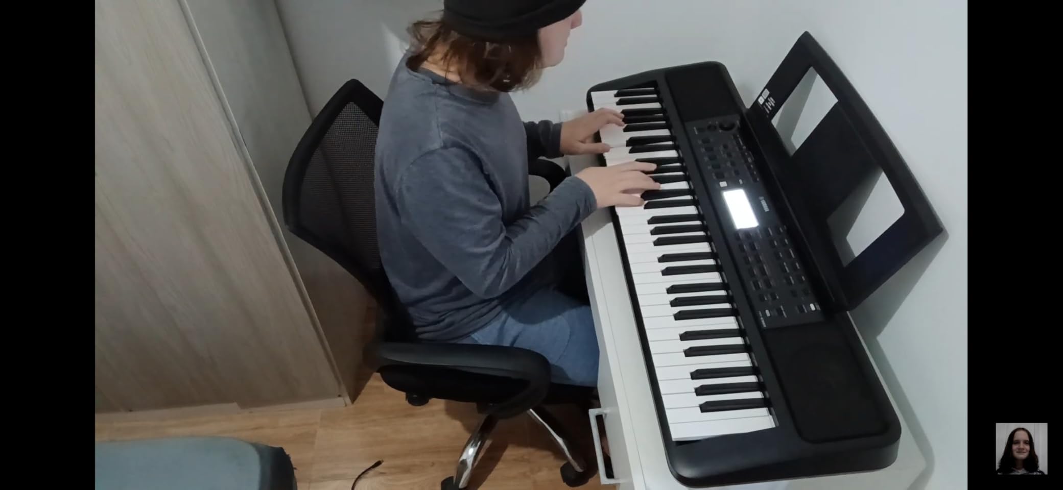 Yamaha PSR-E383 Tastiera 61 Tasti Touch 650 Voices