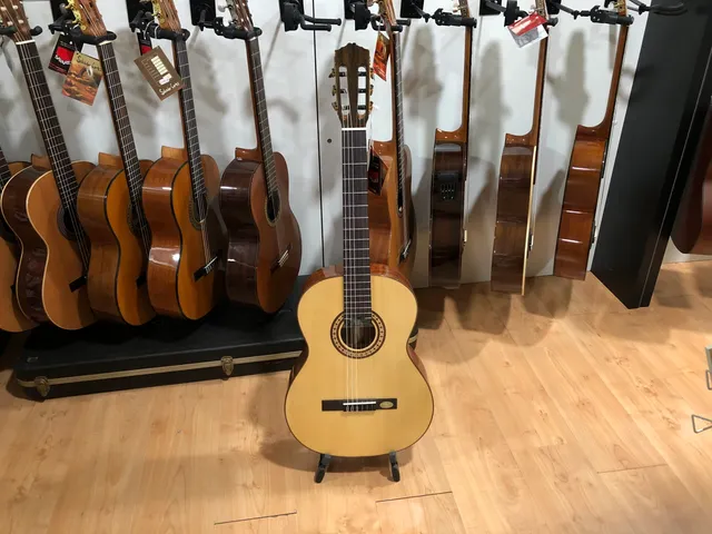 Salvador Cortez CS-25 Chitarra classica studio nylon