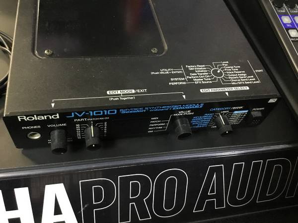 Roland JV-1010 modulo sonoro expander usato