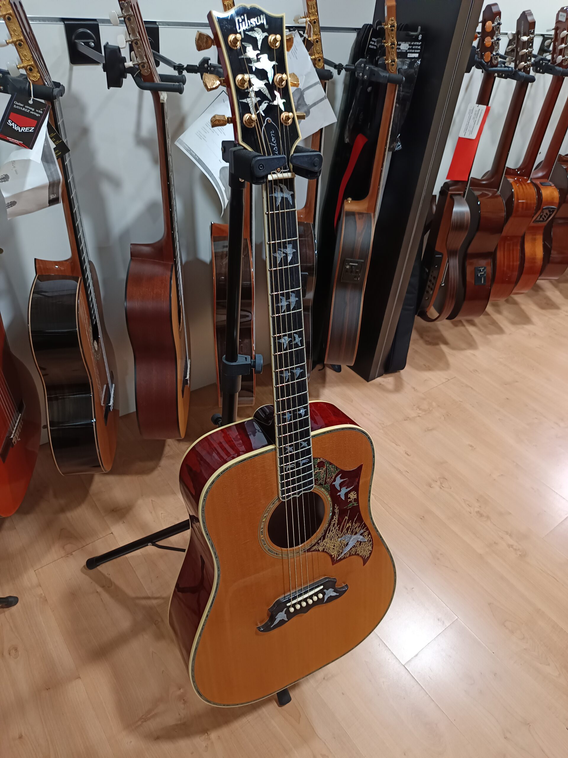 Gibson Doves in Flight chitarra acustica Antique Natural usata
