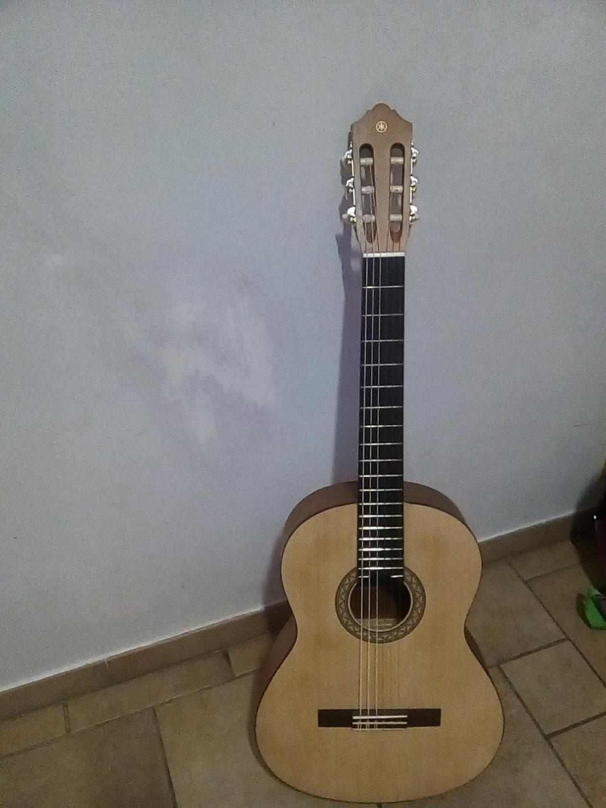 Yamaha C40BLII Chitarra Classica 4/4 Nera 6 Corde Nylon Principianti