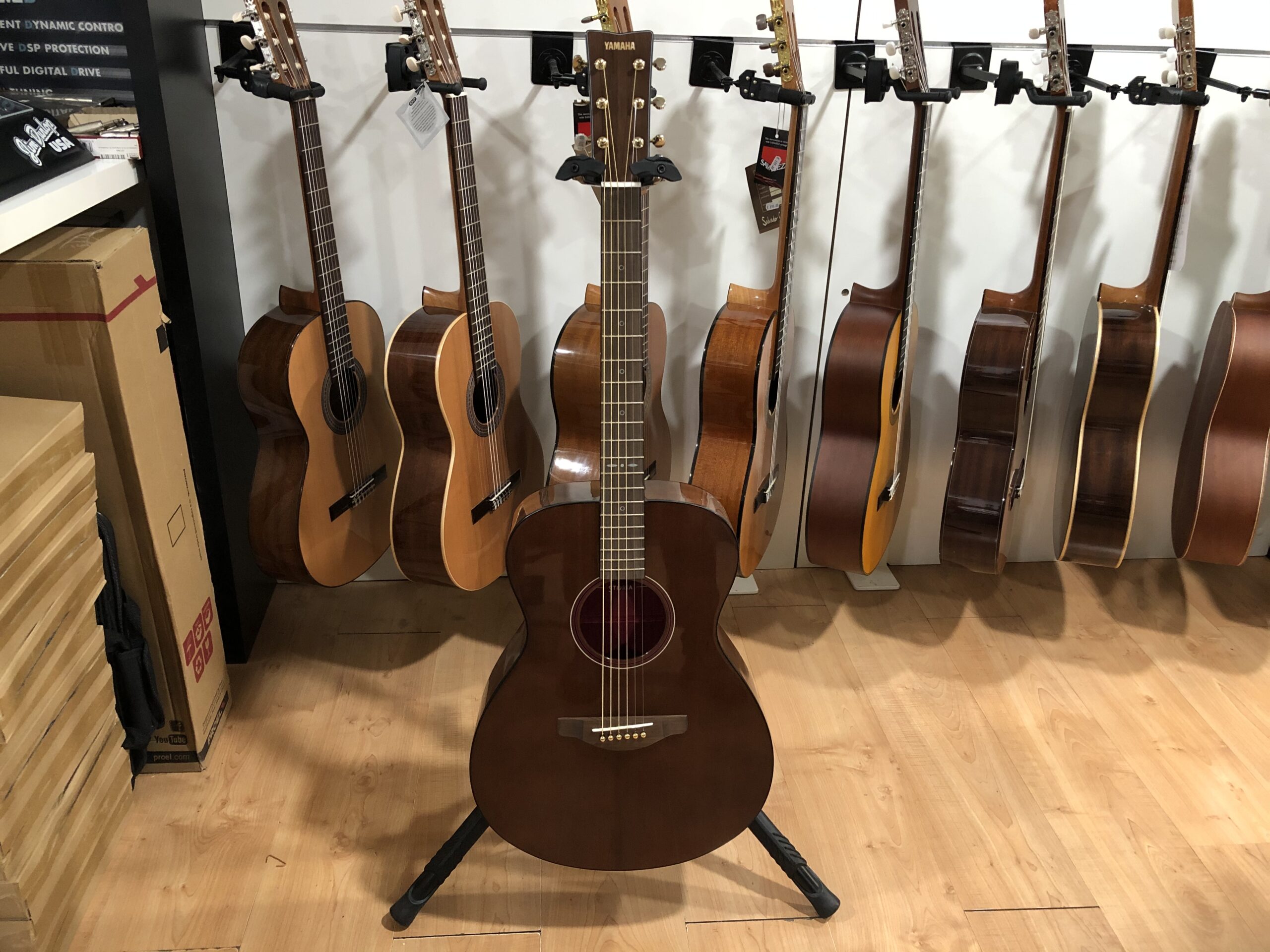 Yamaha Storia III chitarra acustica elettrificata brown