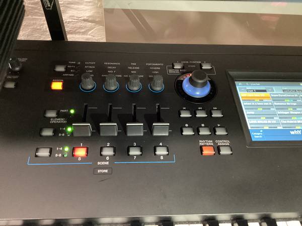 Yamaha MODX8 sintetizzatore 88 tasti Usato