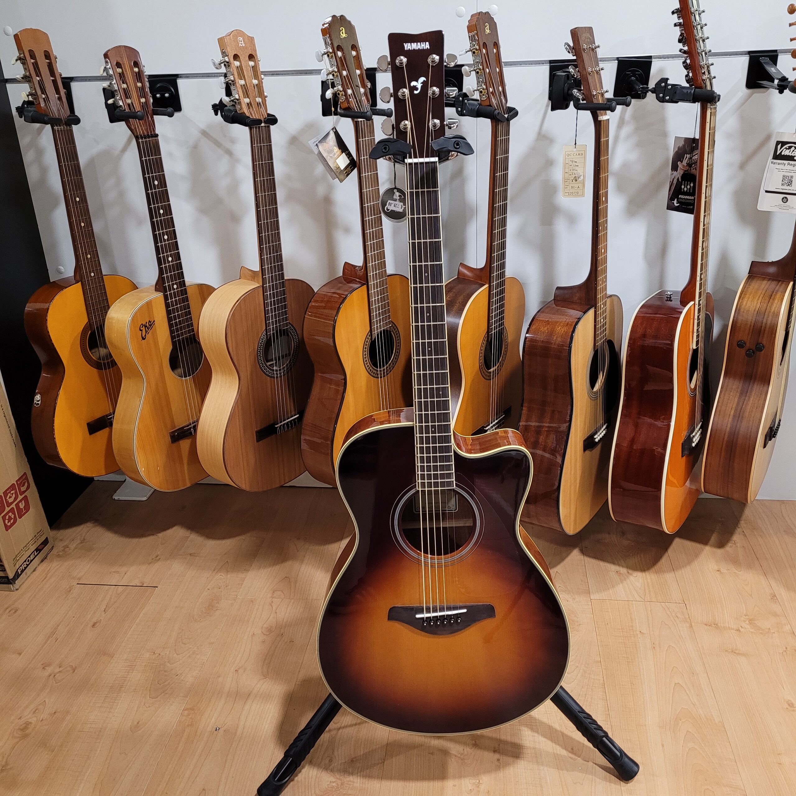 Yamaha FSC-TA Chitarra Folk Brown Sunburst TransAcoustic
