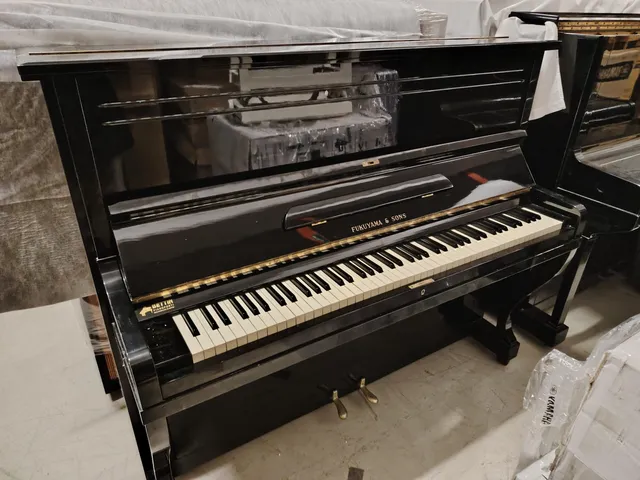 Fukuyama and Sons 126 Pianoforte Verticale Nero Lucido