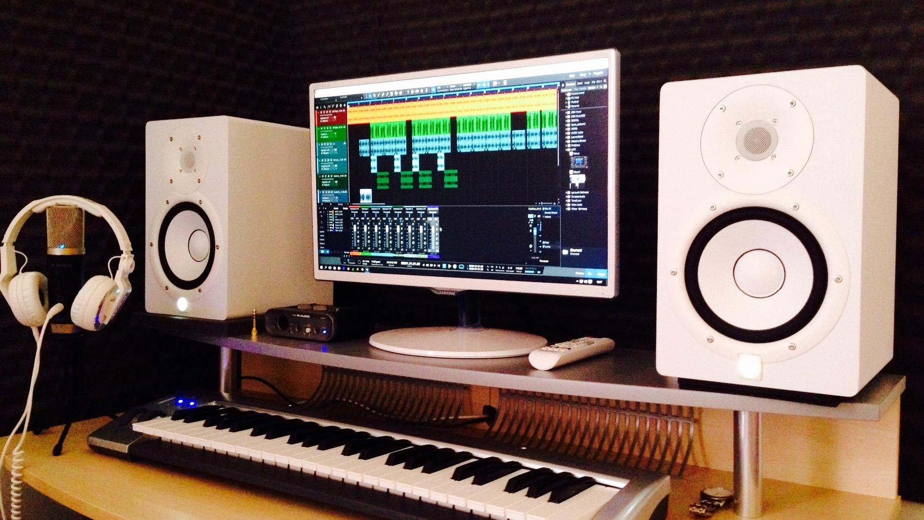 Yamaha HS7 monitor studio amplificato bianco 6.5" mix