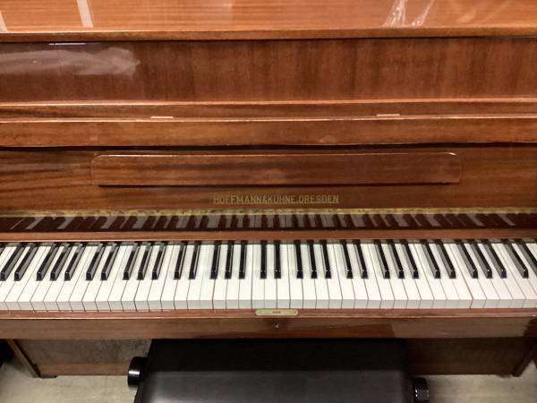 Hoffmann & Kuhne 110 pianoforte verticale usato compatto