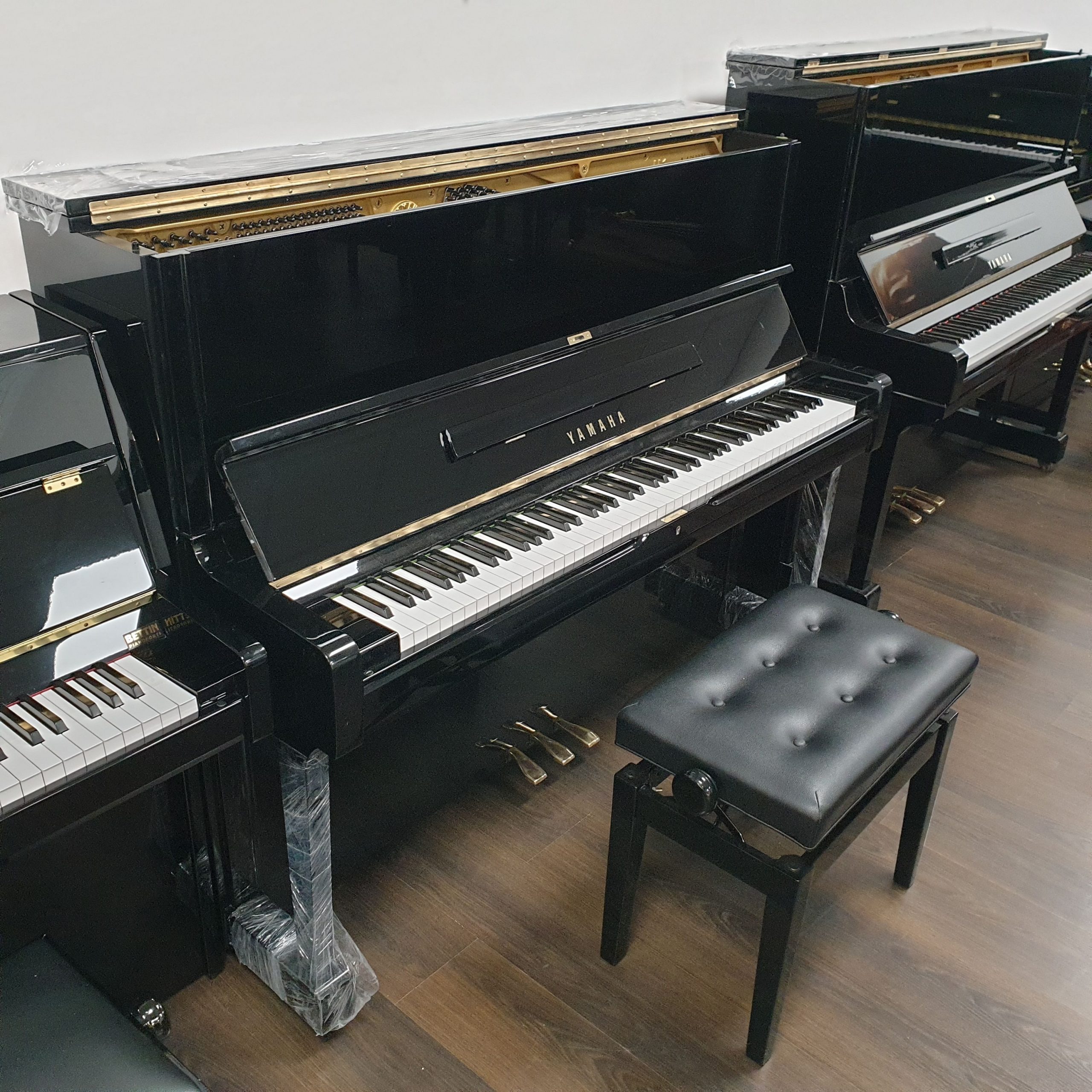 Yamaha U1G pianoforte verticale acustico da studio