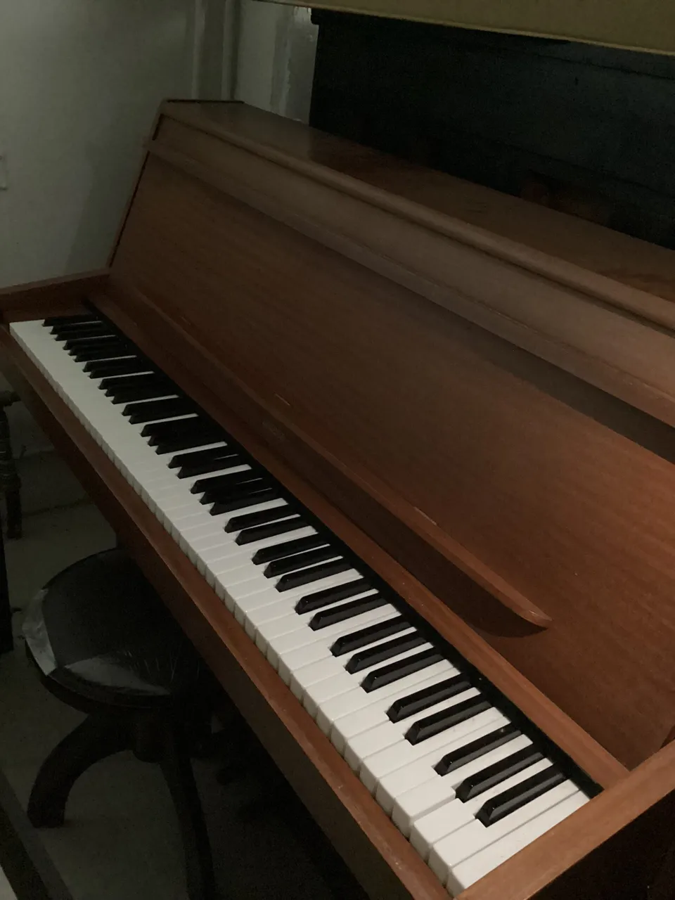 Lindner pianoforte verticale usato ciliegio satinato