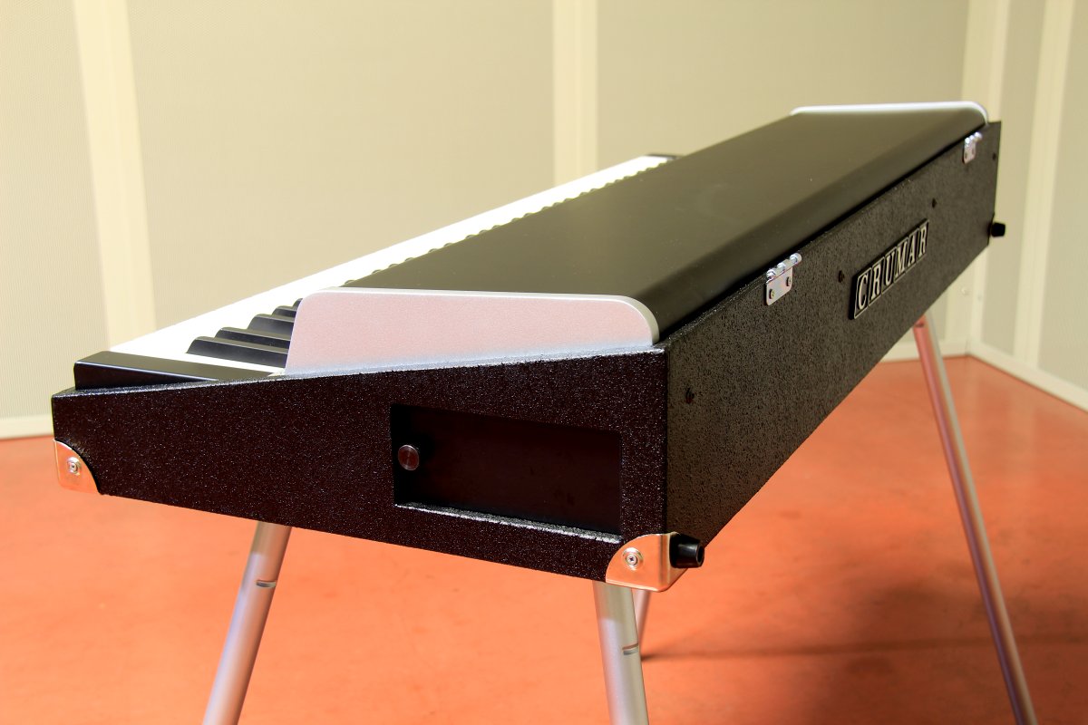 Crumar Seven Piano elettrico vintage in legno portatile