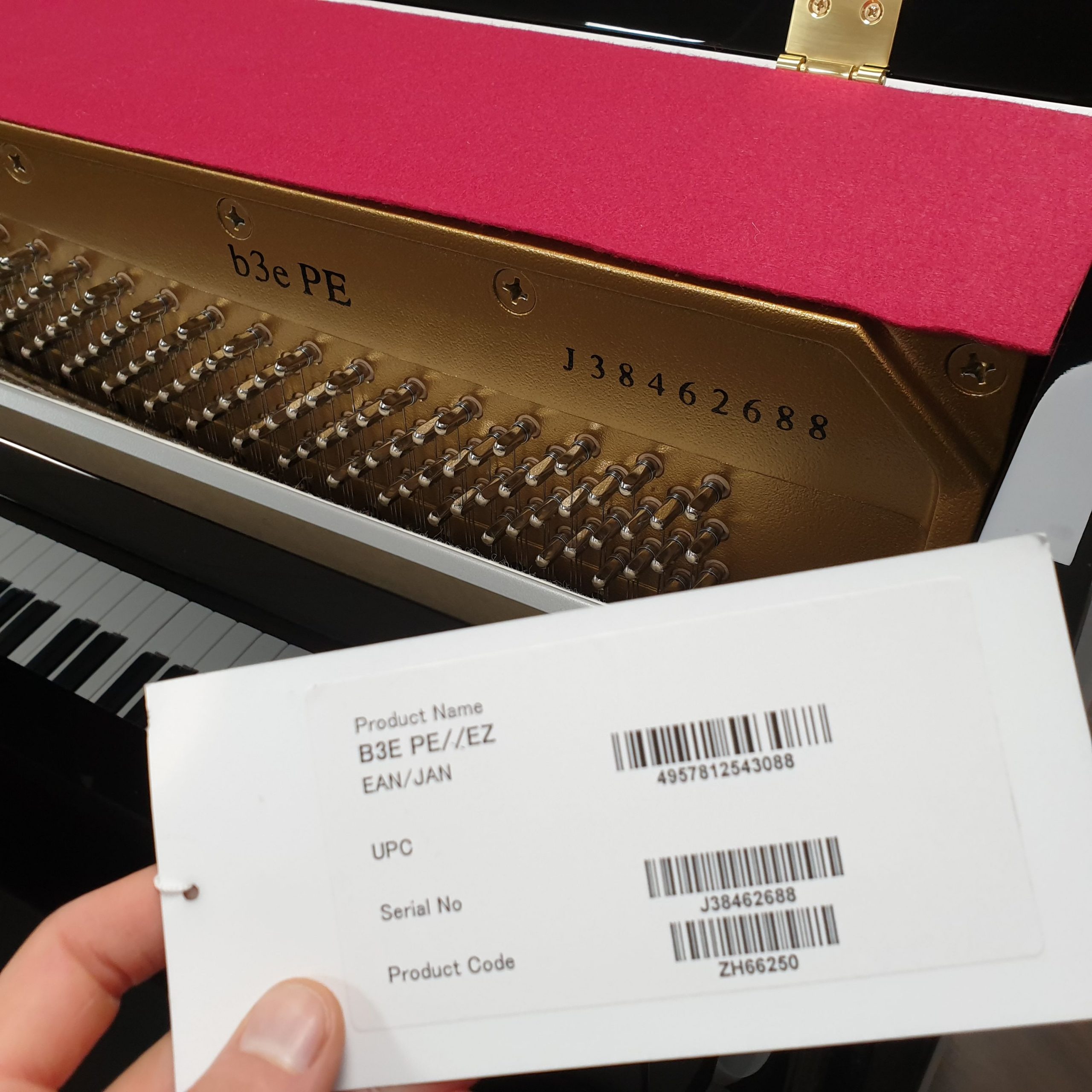 Yamaha B3 pianoforte verticale nero lucido 121 cm occasione
