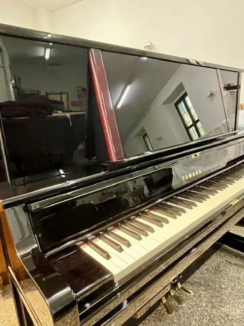 Yamaha YUS5 TransAcoustic pianoforte verticale usato nero