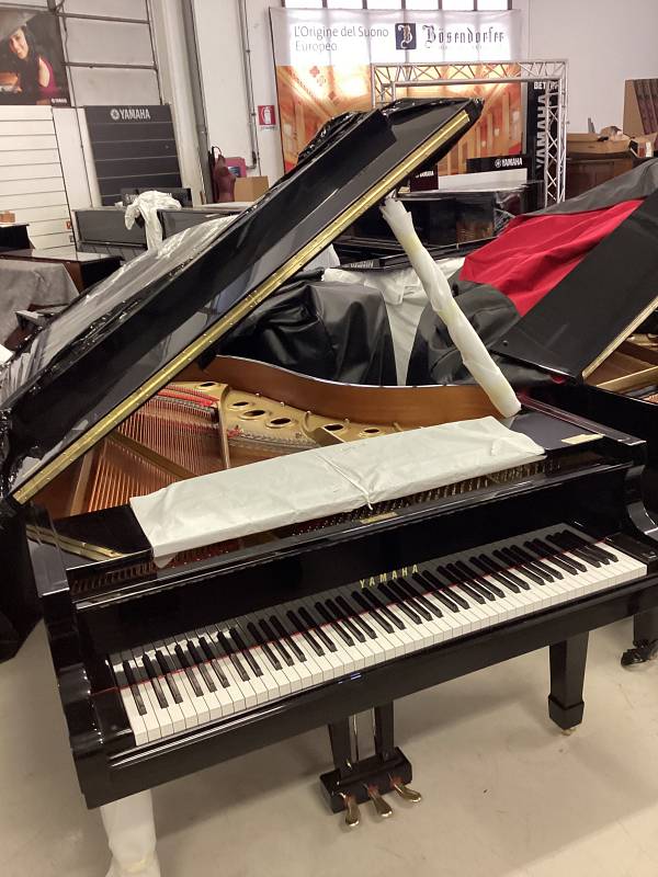 Yamaha G G1 pianoforte a coda usato 161 cm brillante